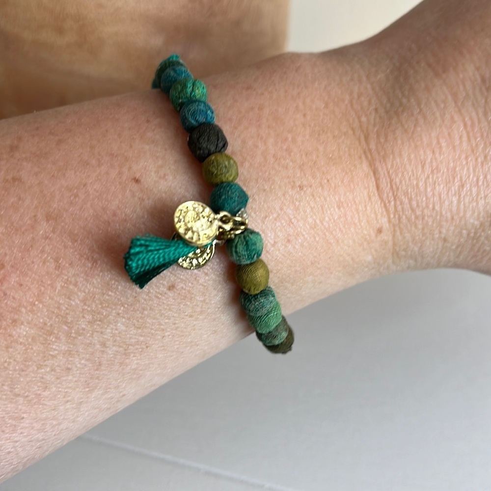 KANTHA BEAD STRETCH BRACELET